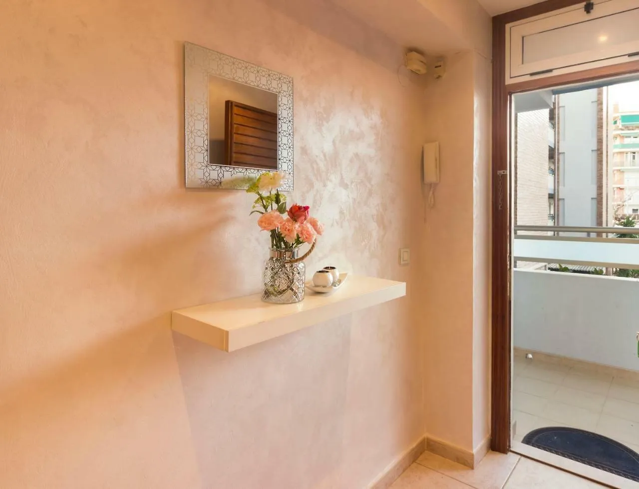 Homes & Go Bell Reco Deluxe I La Pineda Apartment